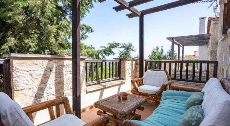 Family-oriented beautiful villa with pool, terrace & garden | Perfect for remote work | Pets allowed — photo 3