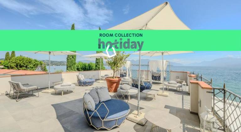 Serviced apartment with pool, patio & yard in Desenzano del Garda