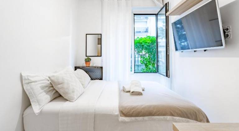 Holiday apartment with 1 room for 2 persons in Puteaux