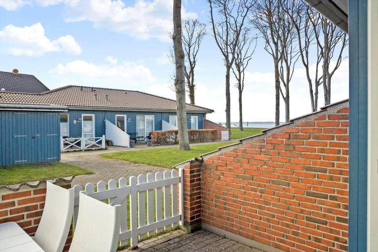 Vacation home with patio & BBQ | Sea view — photo 2