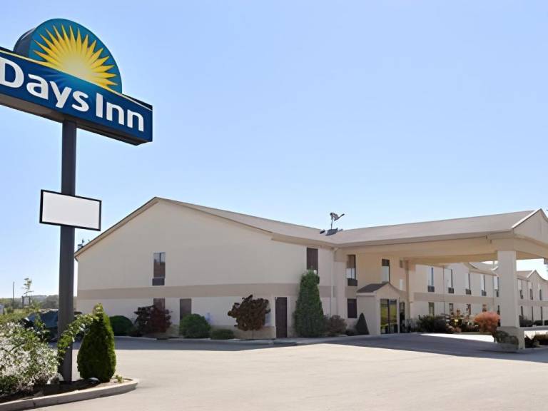 Days Inn & Suites by Wyndham Gonzales TX — photo 2