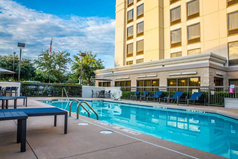 Hampton Inn Dallas/Irving-Las Colinas — photo 2