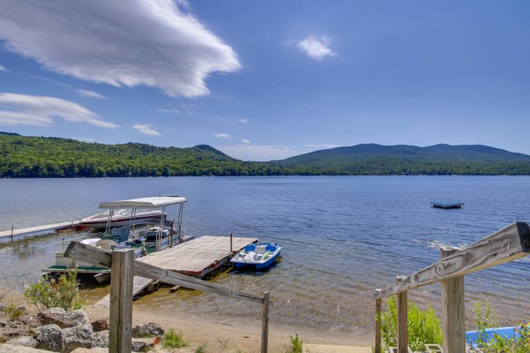 Lake Stinson Cottage w Sunroom & Shared Dock