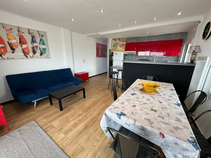 Family-oriented apartment with patio | Sea view | Close to the beach | Pet-friendly — photo 3