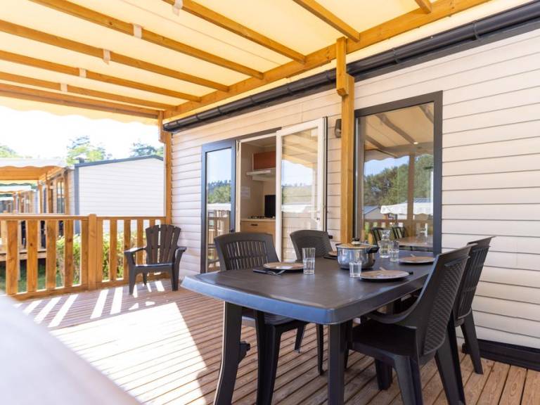 Child-friendly chalet with pool & patio | Dogs allowed — photo 3