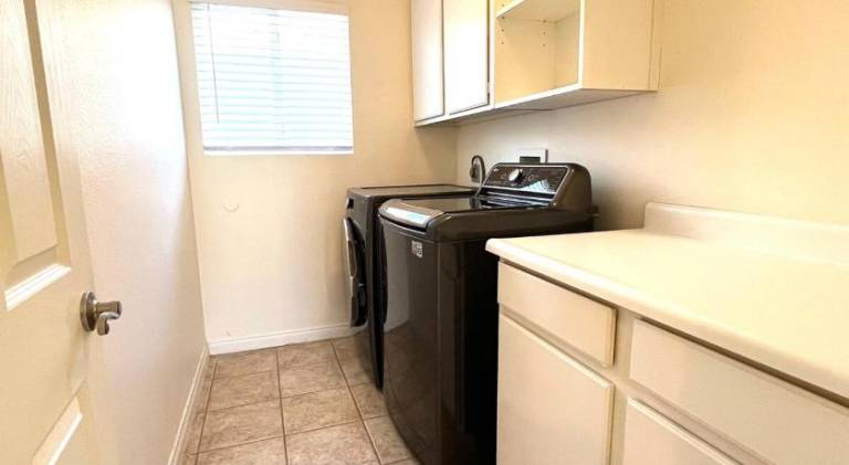 Room in Cheerful 2-bed House - Shared bathroom — photo 5