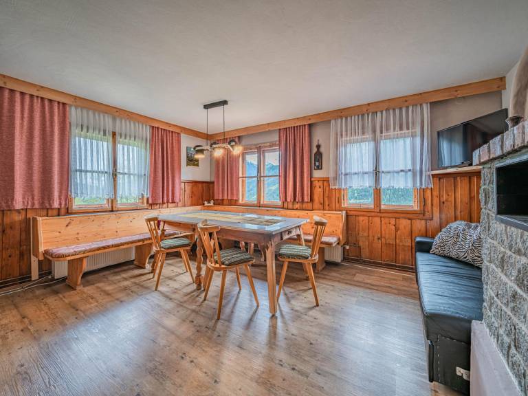 Chalet in the mountains with a beautiful view — photo 3