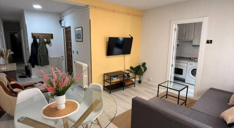 Apartment with 2 rooms for 4 persons in Ávila