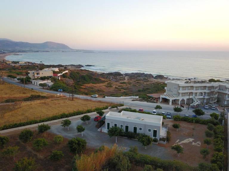 Serviced apartment with terrace & garden | Close to the beach | Pet-friendly in Kissamos