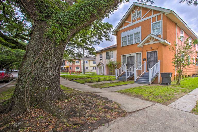 3 Mi to Bourbon Street Historic NOLA Apartment