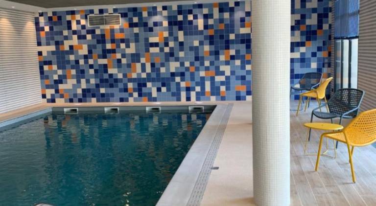 Serviced apartment with garden, pool & patio in Cabourg