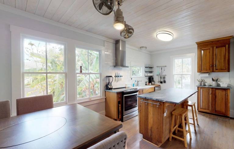 1920 Lovingly Renovated3 KINGS - 2 Block Stroll to Historic DT - Beach just in St. Augustine, FL