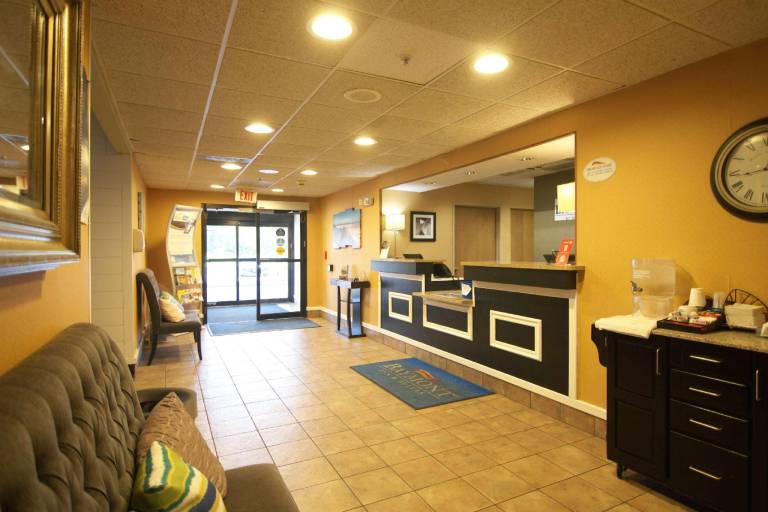 Baymont By Wyndham Portage — photo 5