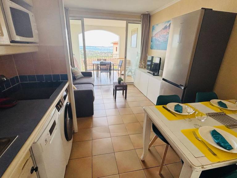 Fully equipped wonderful apartment with heated pool, yard & patio | Pet-friendly — photo 3