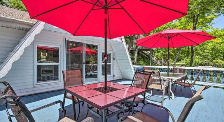 House | Suitable for remote work | Pet-friendly in Lake Ozark, MO