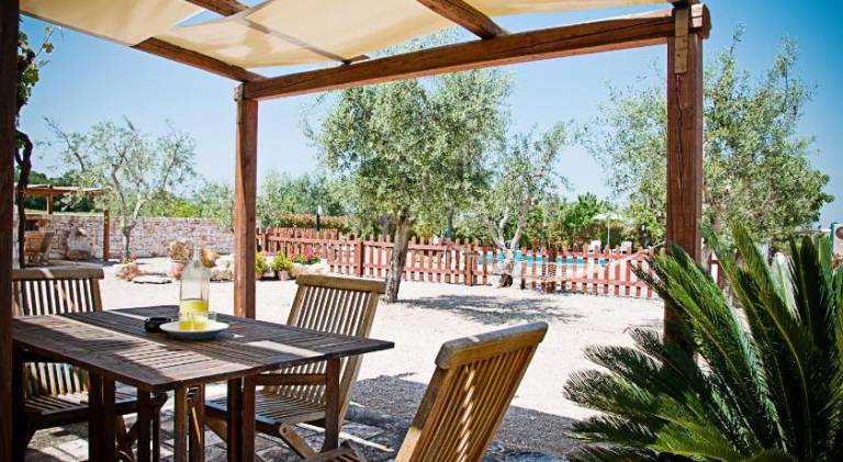 Big vacation home with yard, pool & terrace | Pet-friendly — photo 5