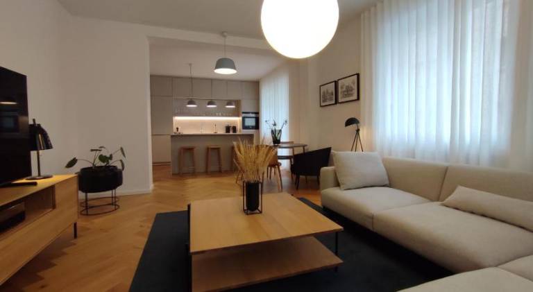 Bratislava OLDTOWN Apartment 130m2, 60m2 terrace and 2 bathrooms — photo 2