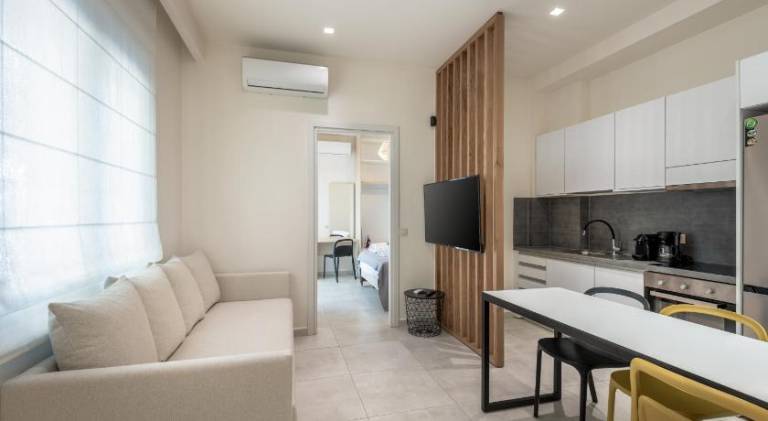Holiday apartment with garden & patio in Chania