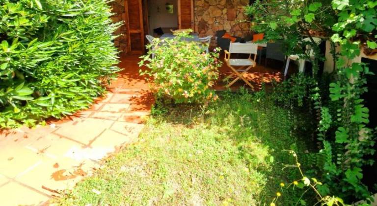 Holiday apartment with garden — photo 4