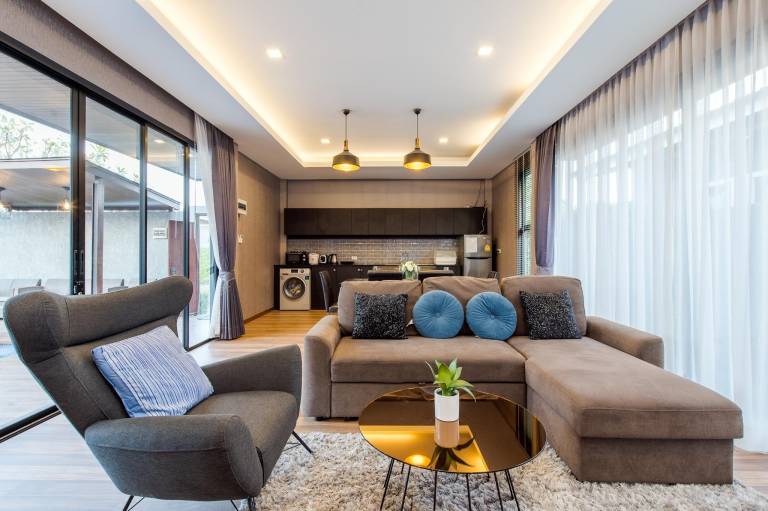 Villa with yard, pool & barbeque | Suitable for remote work | Pets allowed — photo 4