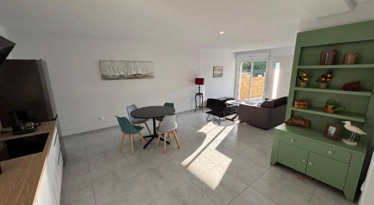 House with 1 room for 4 persons in Royan