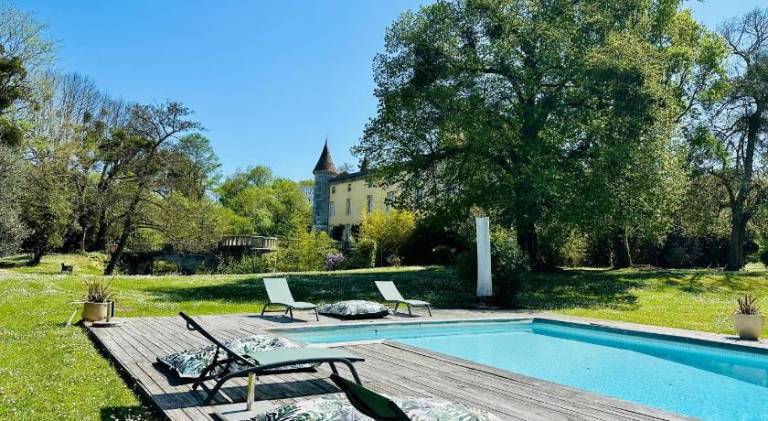 Vacation home with patio, garden & pool — photo 4