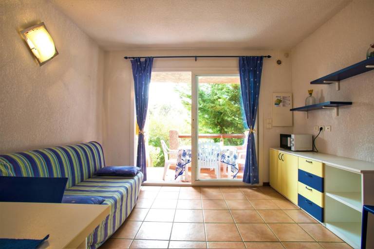 Holiday apartment with garden & pool — photo 3