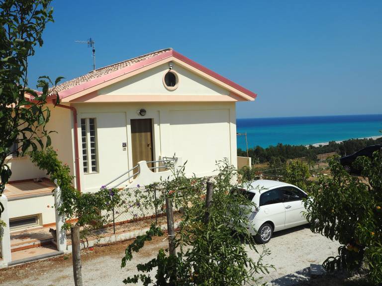 Casa San sostene