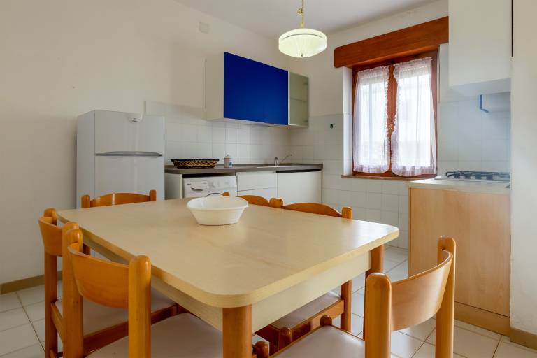Holiday apartment with garden | City view — photo 4