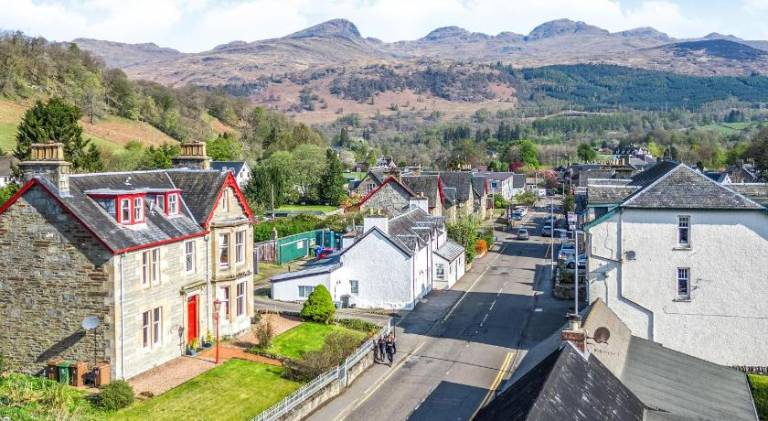 House | Near Falls of Dochart in Stirling