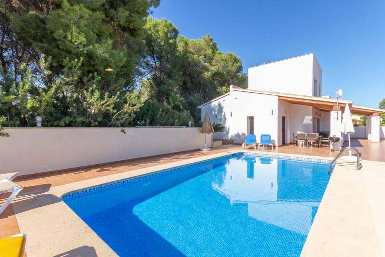 Villa with barbeque, private pool & terrace | Beach view in Mora