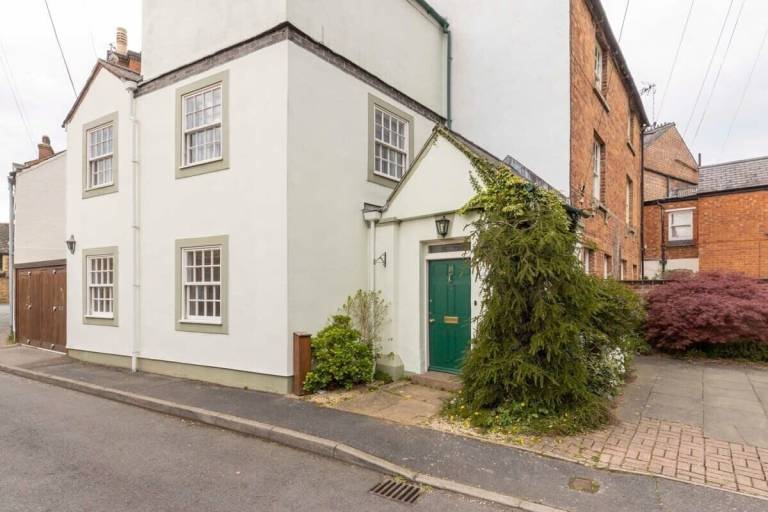 House Oakham