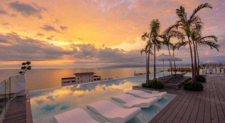 DTerrace Luxe 2bd 2ba Romantic Zone Los Muertos Beach and Pier — photo 2