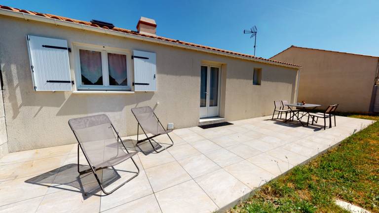 Vacation home with garden, terrace & BBQ — photo 2