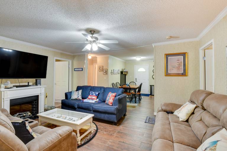 Lakefront Fair Play Vacation Rental, Pets Welcome! — photo 5