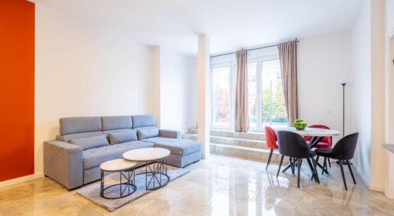 Serviced apartment with terrace & yard in Munich