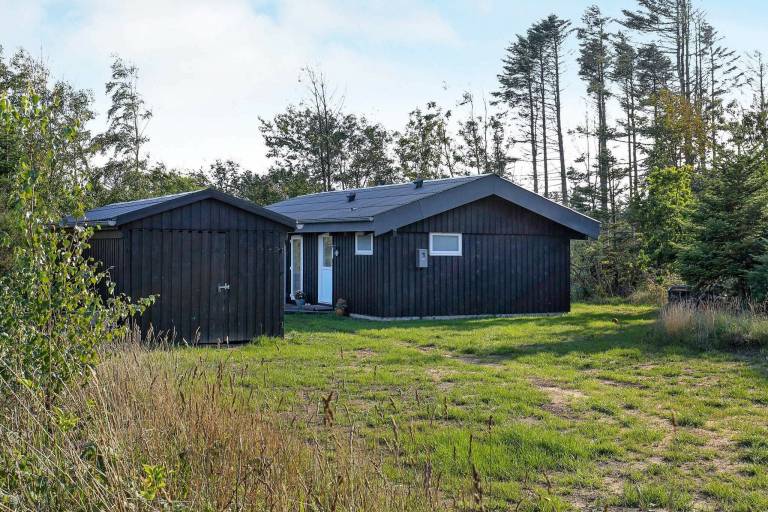 Fully equipped pleasant vacation home with BBQ & patio | Pets allowed — photo 2