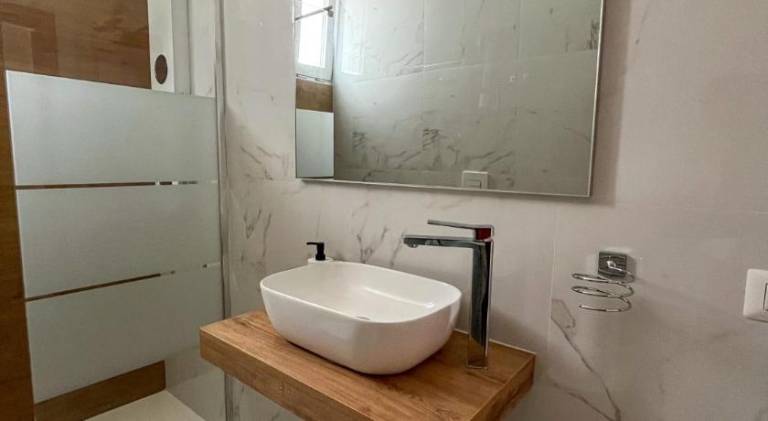 Serviced apartment with terrace & yard | Dogs allowed — photo 2
