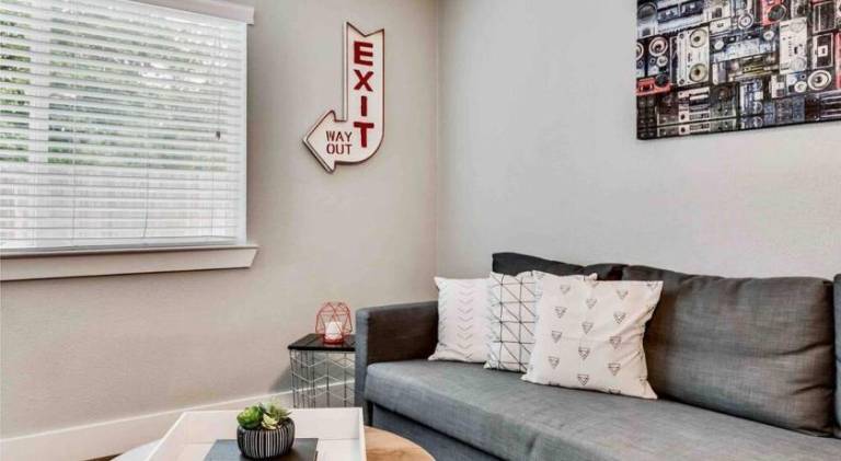 Apartment with 2 rooms for 1 person — photo 4