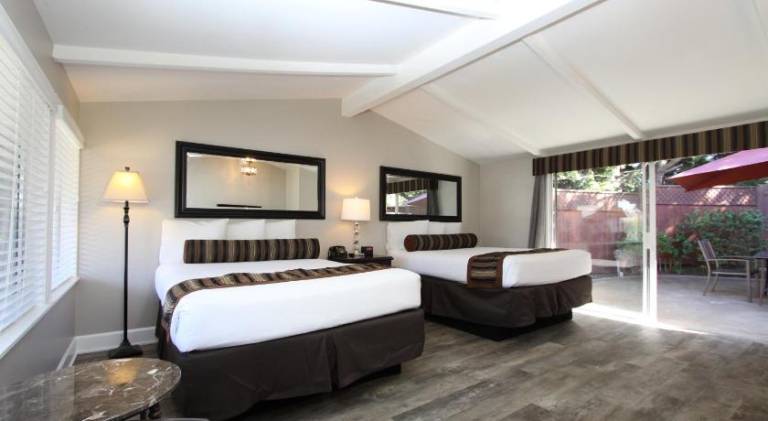 Monterey Peninsula Inn — photo 2