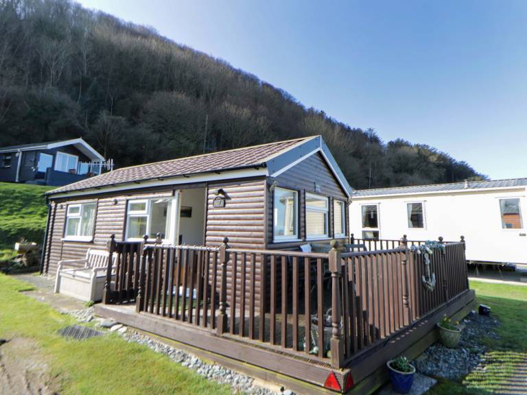 Cottage with garden | Beach view in Aberystwyth
