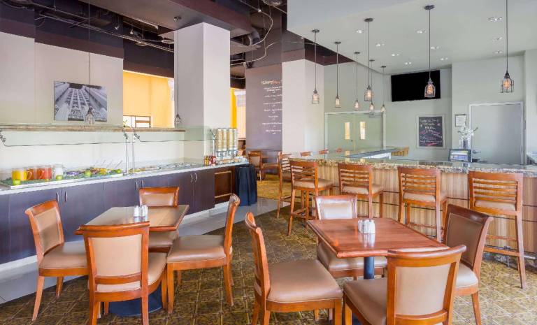 Wyndham Garden Phoenix Midtown — photo 4