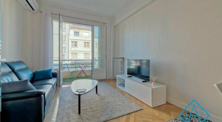 Apartment | Next to Russian Orthodox Cathedral — photo 2