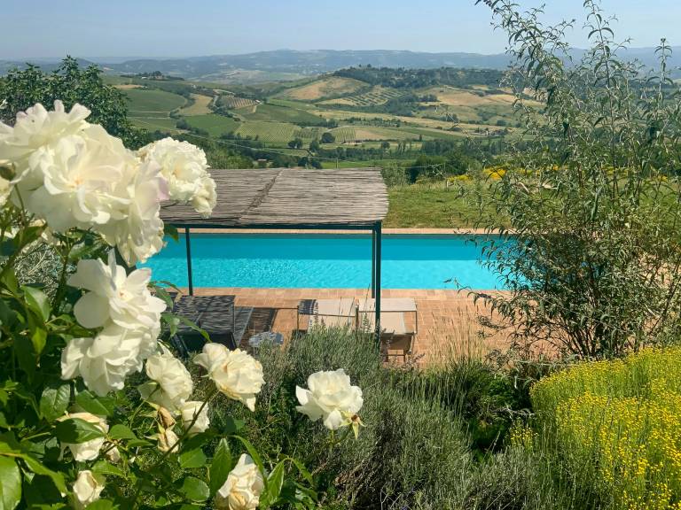 House with yard, pool & patio in Terni