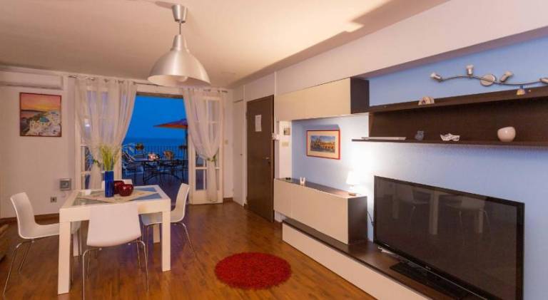 Rental apartment with terrace & BBQ | Next to the beach | Good for workation | Dogs allowed — photo 2