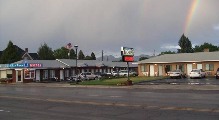 Blue Pine Motel