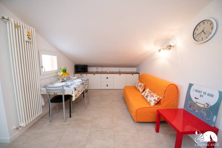 Holiday apartment with yard & pool | Garden view — photo 2