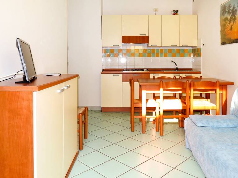 Rental apartment with patio & pool — photo 4