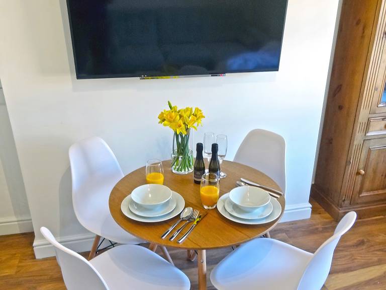 Child-friendly lovely cottage | River view | Close to the beach | Pets are welcome — photo 5