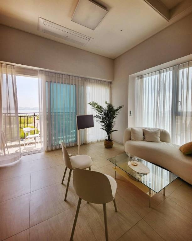 Suite Room Ocean View, Duplex, Netflix, YouTube, Gym, Free Parking, 15 Minutes from Incheon Airport — photo 2